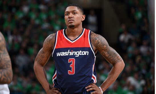  奇才比尔申请交易 多支球队争夺顶级分卫  